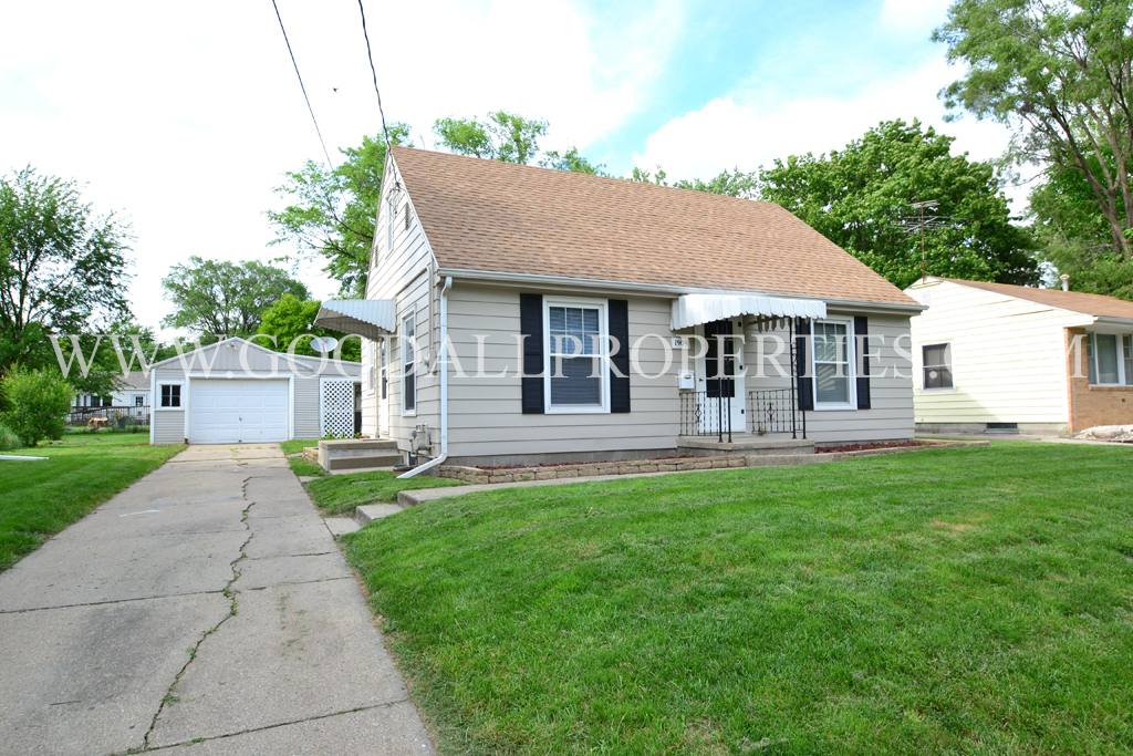 House for rent at 1909 Locust St, West Des Moines, IA 50265