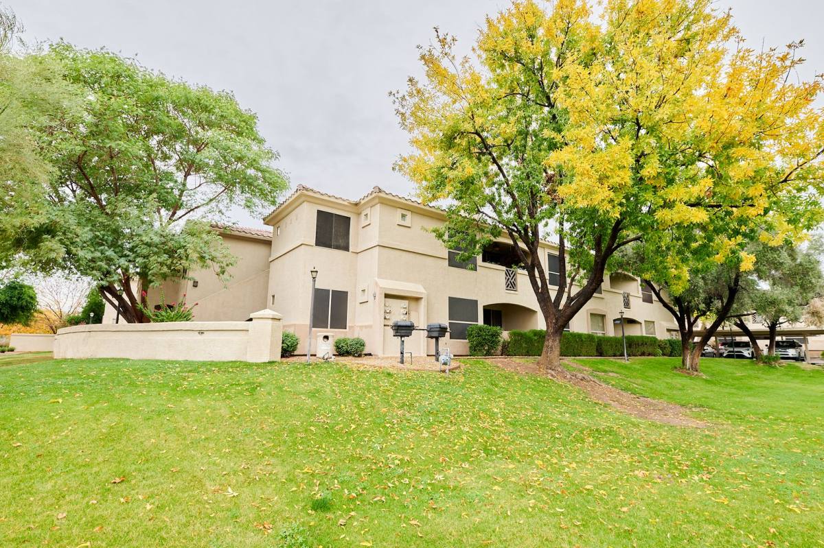 Apartment for rent at 9550 E Thunderbird, Scottsdale, AZ 85260
