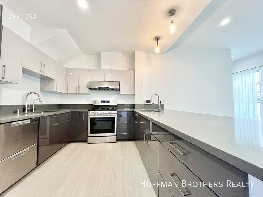 Apartment for rent at 1065 S Wooster St #102, Los Angeles, CA 90035