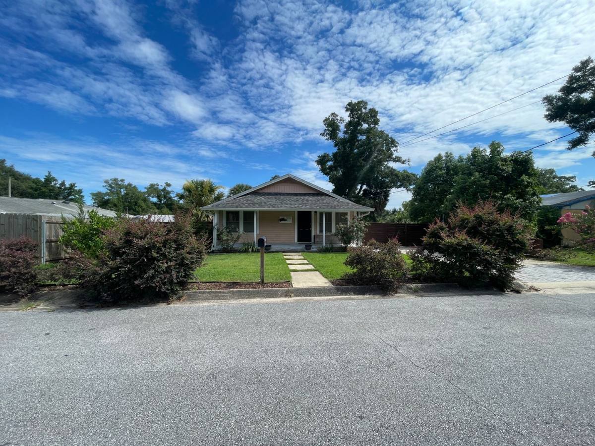 House for rent at 1909 W Belmont St, Pensacola, FL 32501