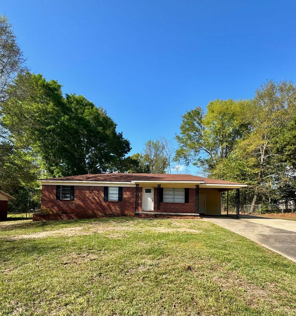 House for rent at 304 Azalea Dr, Enterprise, AL 36330