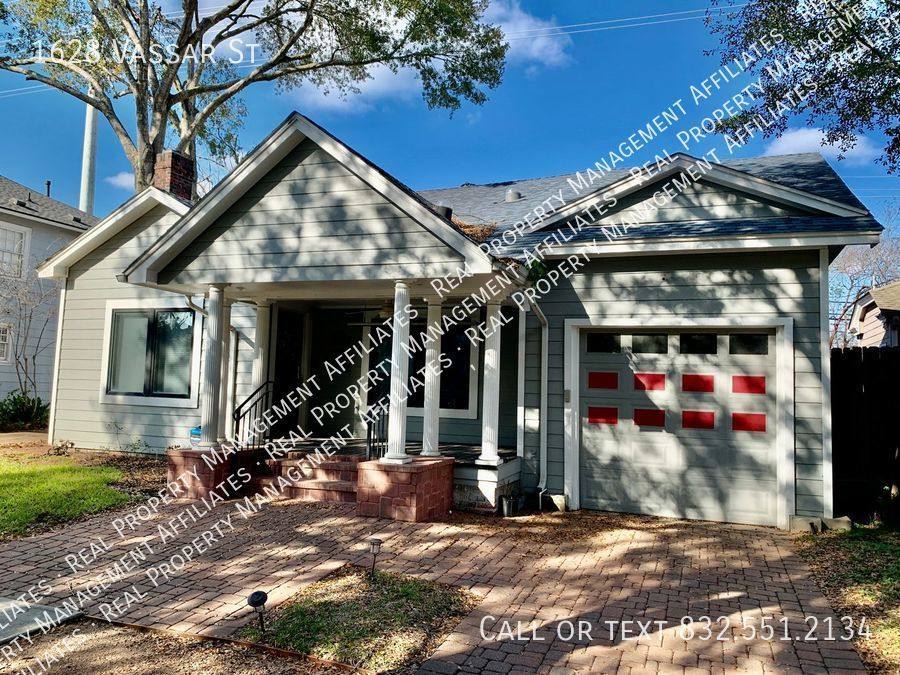 House for rent at 1628 Vassar St, Houston, TX 77006
