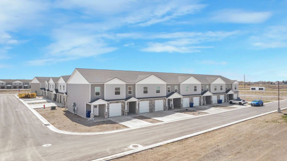Townhouse for rent at 513 Tap Root Dr, Sugar City, ID 83448