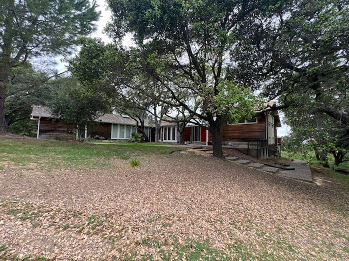House for rent at 15480 Peach Hill Rd, Saratoga, CA 95070