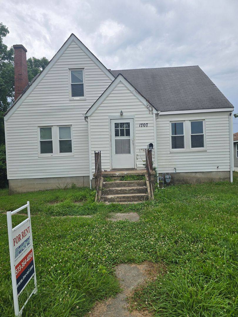 House for rent at 1707 N Cedar St, Rolla, MO 65401