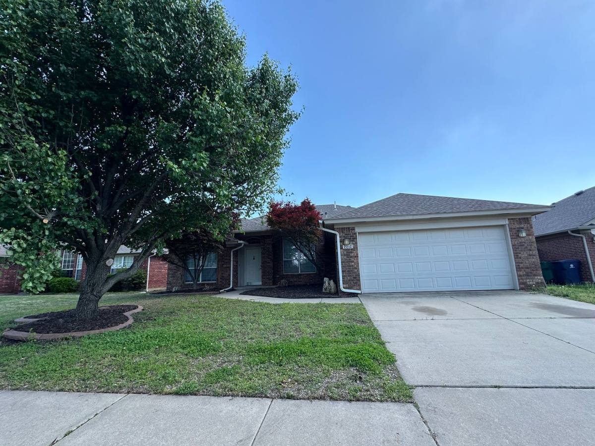 House for rent at 2212 SW 141st Place, Oklahoma City, OK 73170