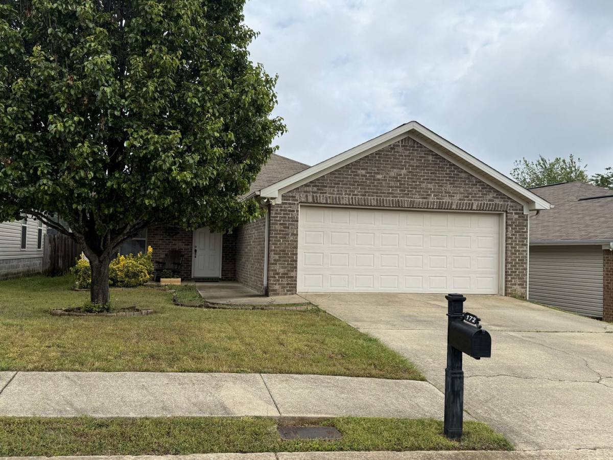 House for rent at 172 Roscommon Rd, Tuscaloosa, AL 35405