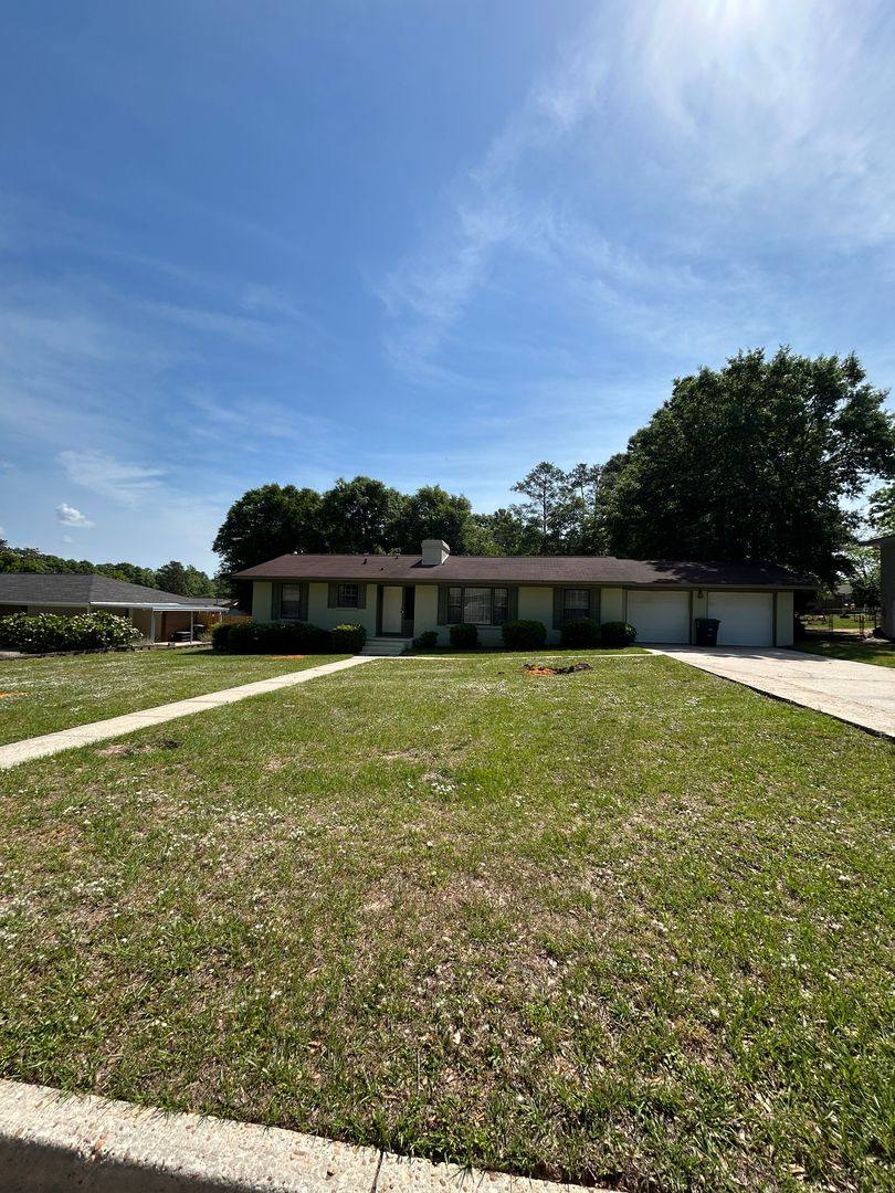 House for rent at 106 Spruce St, Enterprise, AL 36330