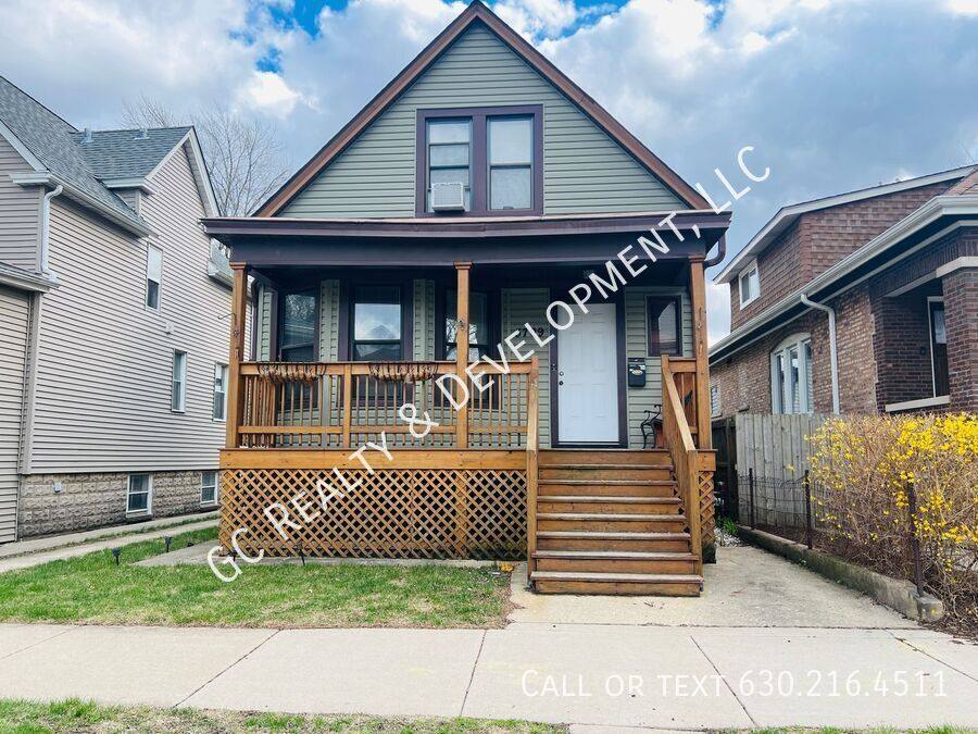 House for rent at 5709 W Dakin St, Chicago, IL 60634