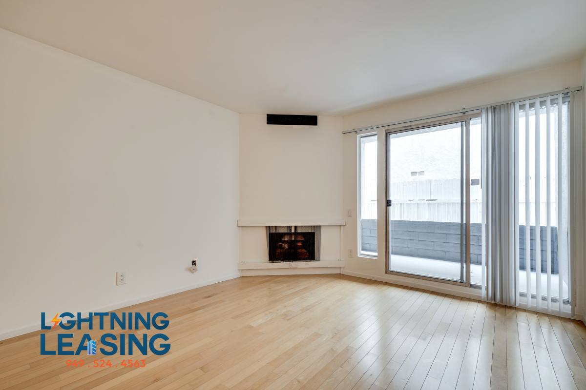 Apartment for rent at 1032 3 2 3rd St #104D, Santa Monica, CA 90403