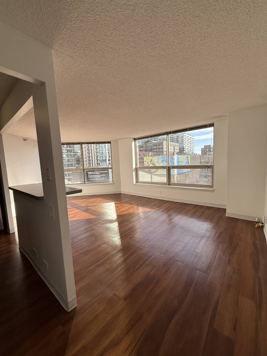 Apartment for rent at 555 W Madison St, Chicago, IL 60661