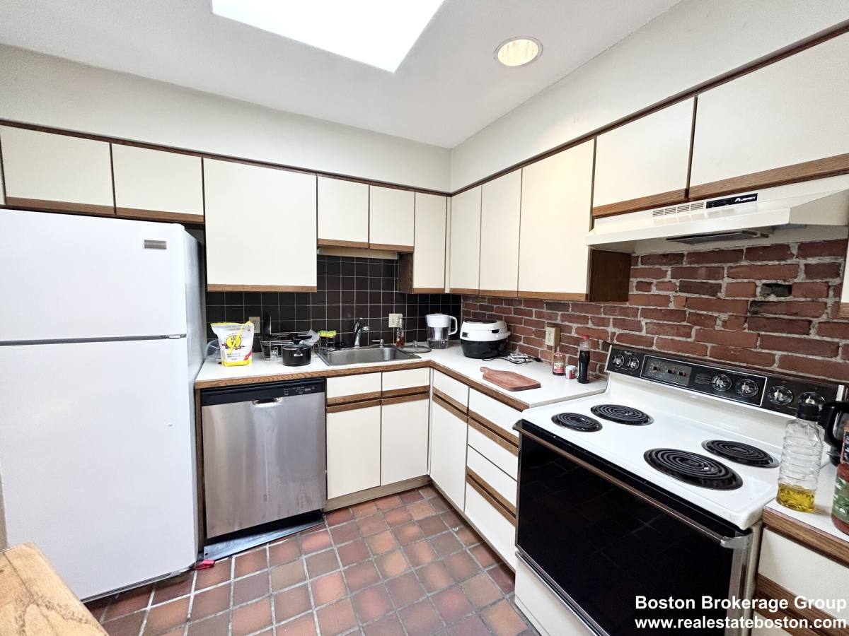 Condo for rent at 73 Gainsborough St #302, Boston, MA 02115