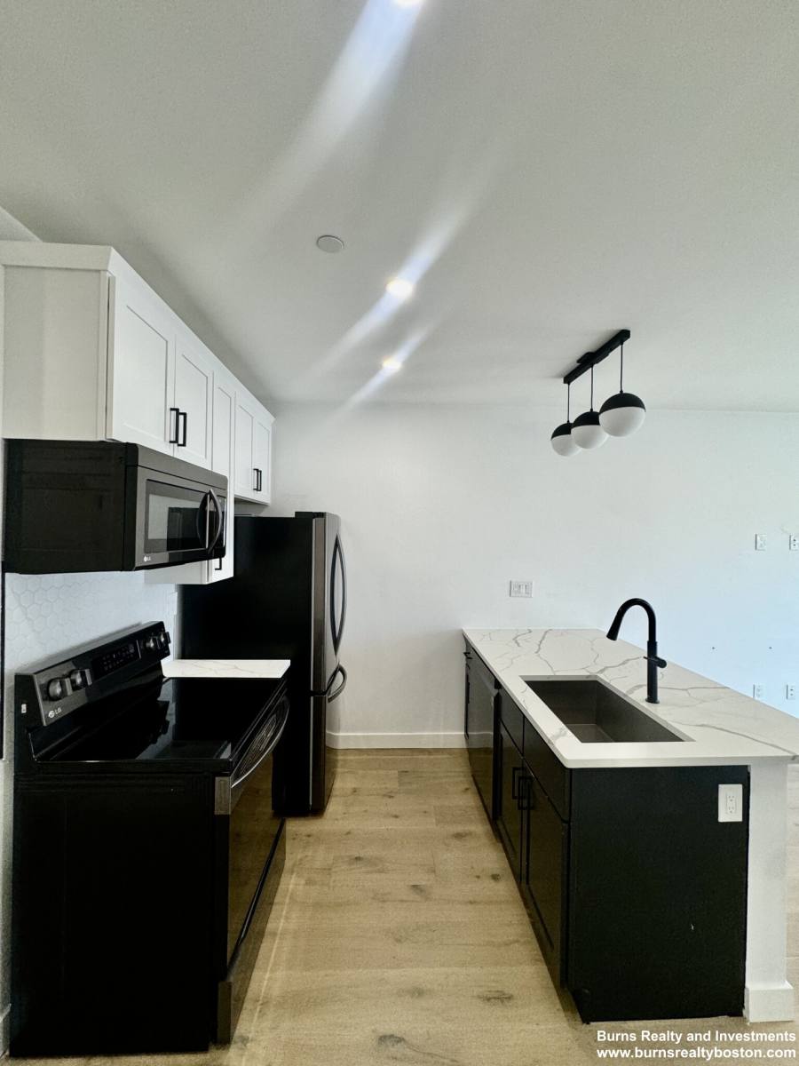 Apartment for rent at 144 Old Colony Ave #302, South Boston, MA 02127