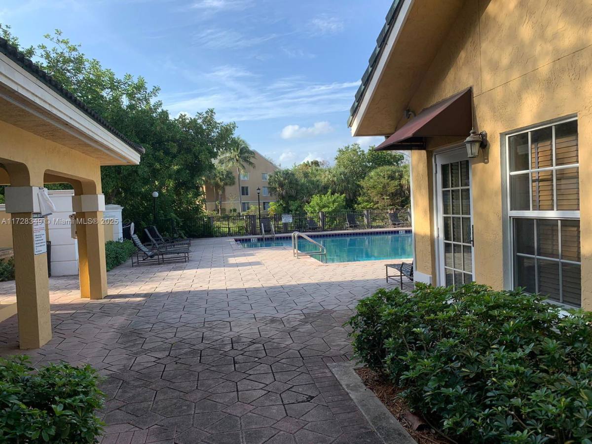 Condo for rent at 4346 NW 9th Ave, Pompano Beach, FL 33064