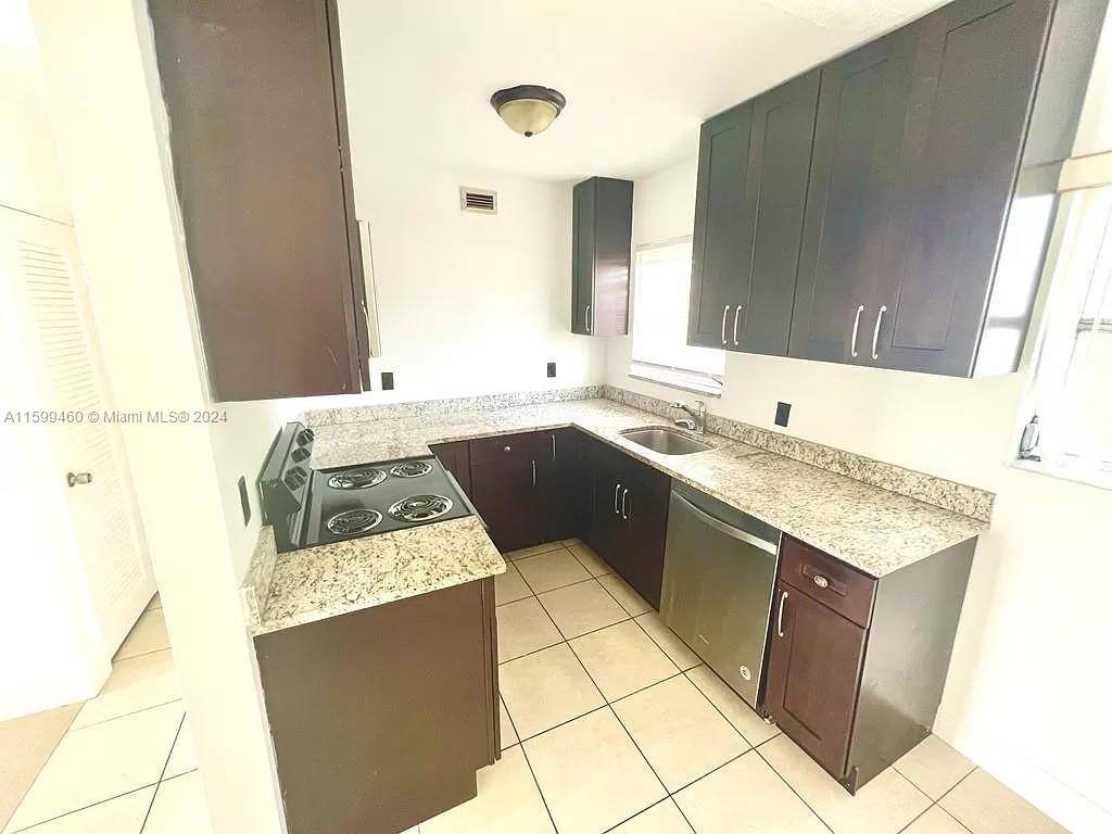 Apartment for rent at 281 NE 40th St #281-3, Fort Lauderdale, FL 33334