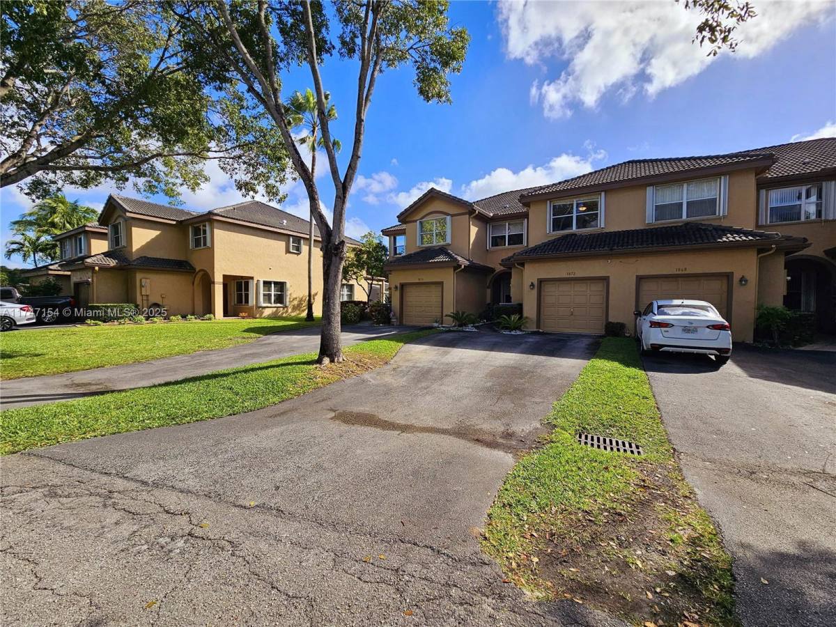 Townhouse for rent at 1872 SW 53rd Ave, Fort Lauderdale, FL 33317