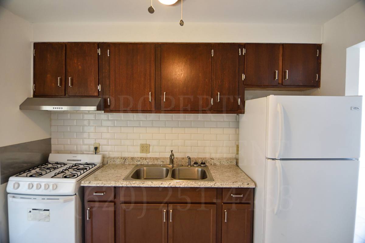 Apartment for rent at 403 W 9th St #5, Coffeyville, KS 67337