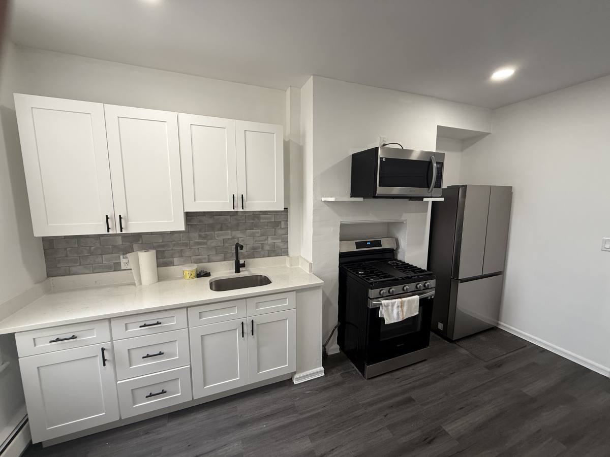 Apartment for rent at 1103 Summit Ave, Jersey City, NJ 07307