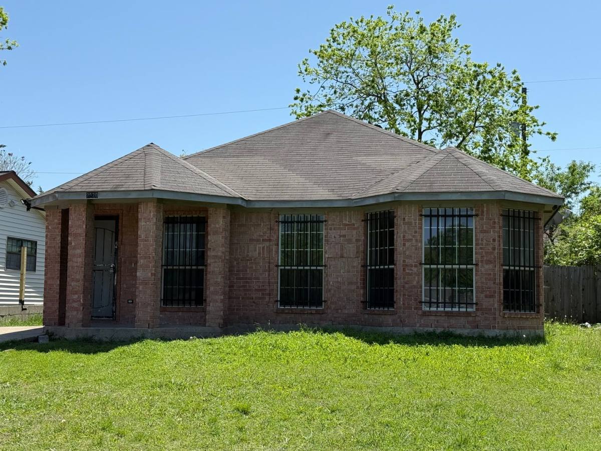 House for rent at 2520 Fatima Ave, Dallas, TX 75241