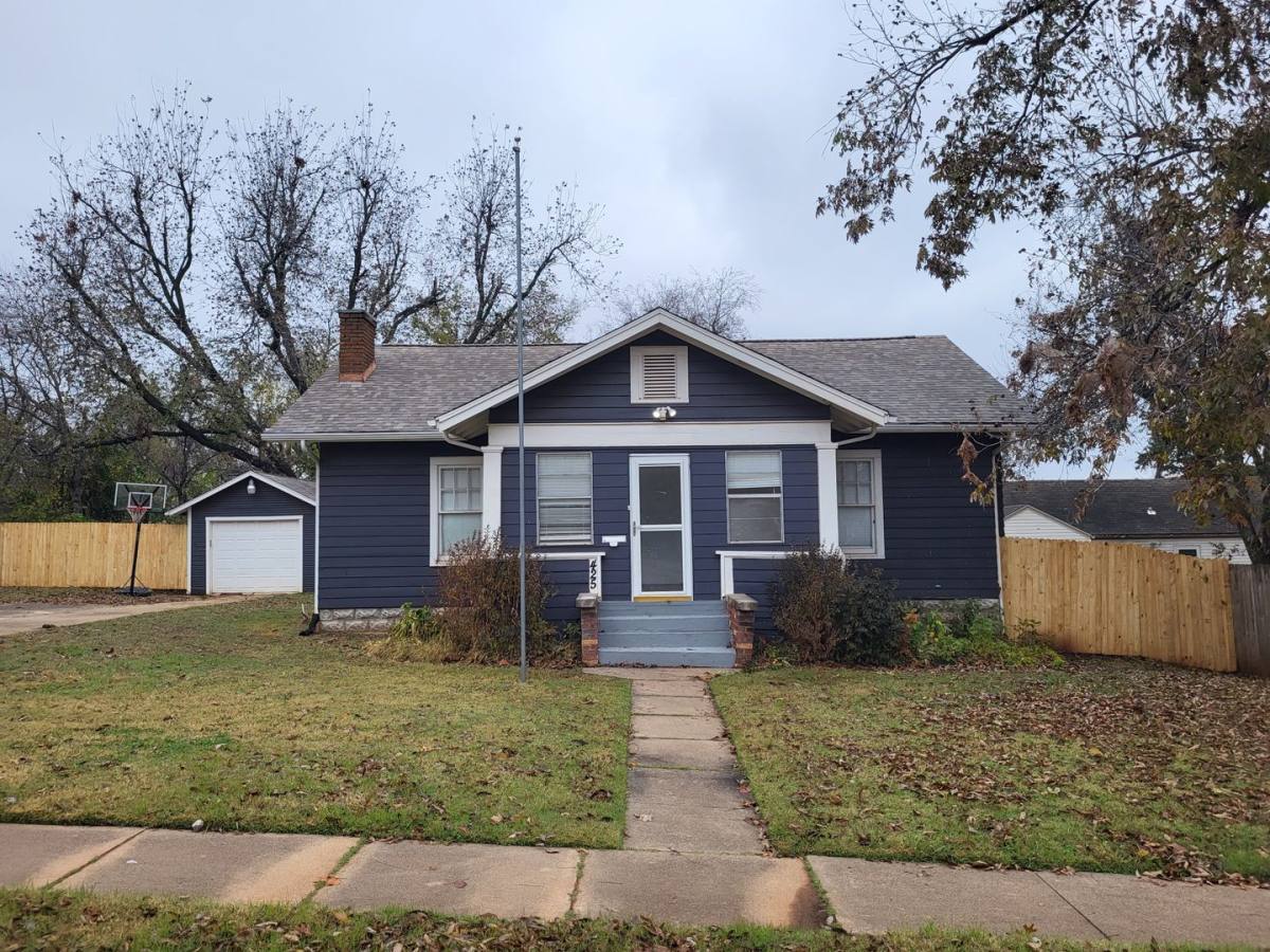House for rent at 425 E 4th St, Edmond, OK 73034