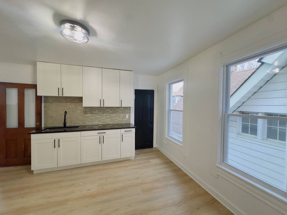 Apartment for rent at 1419 E 47th St, Cleveland, OH 44103
