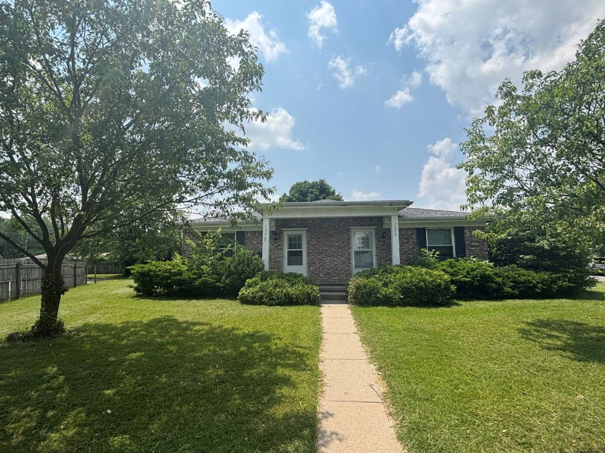 Apartment for rent at 1228 S Creek Lane, Toledo, OH 43615