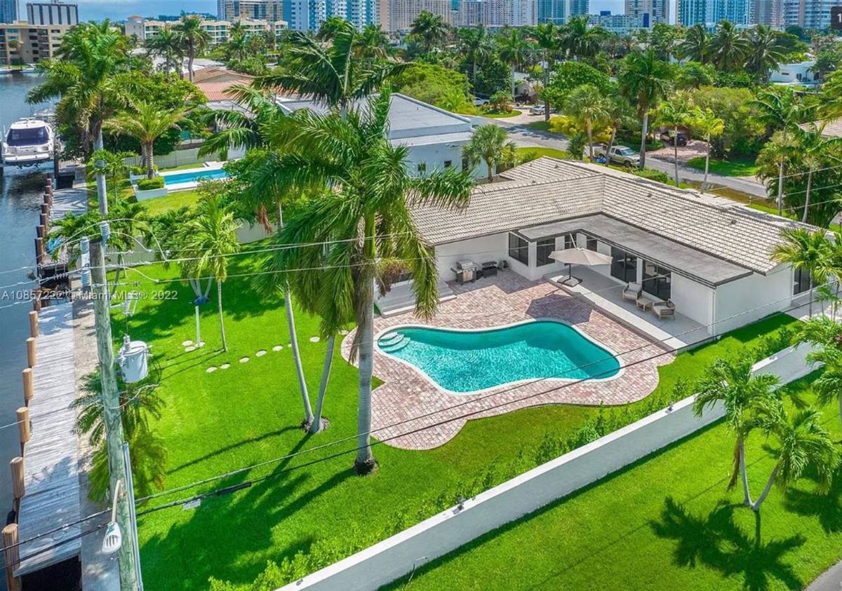 House for rent at 536 Hibiscus Dr, Hallandale, FL 33009