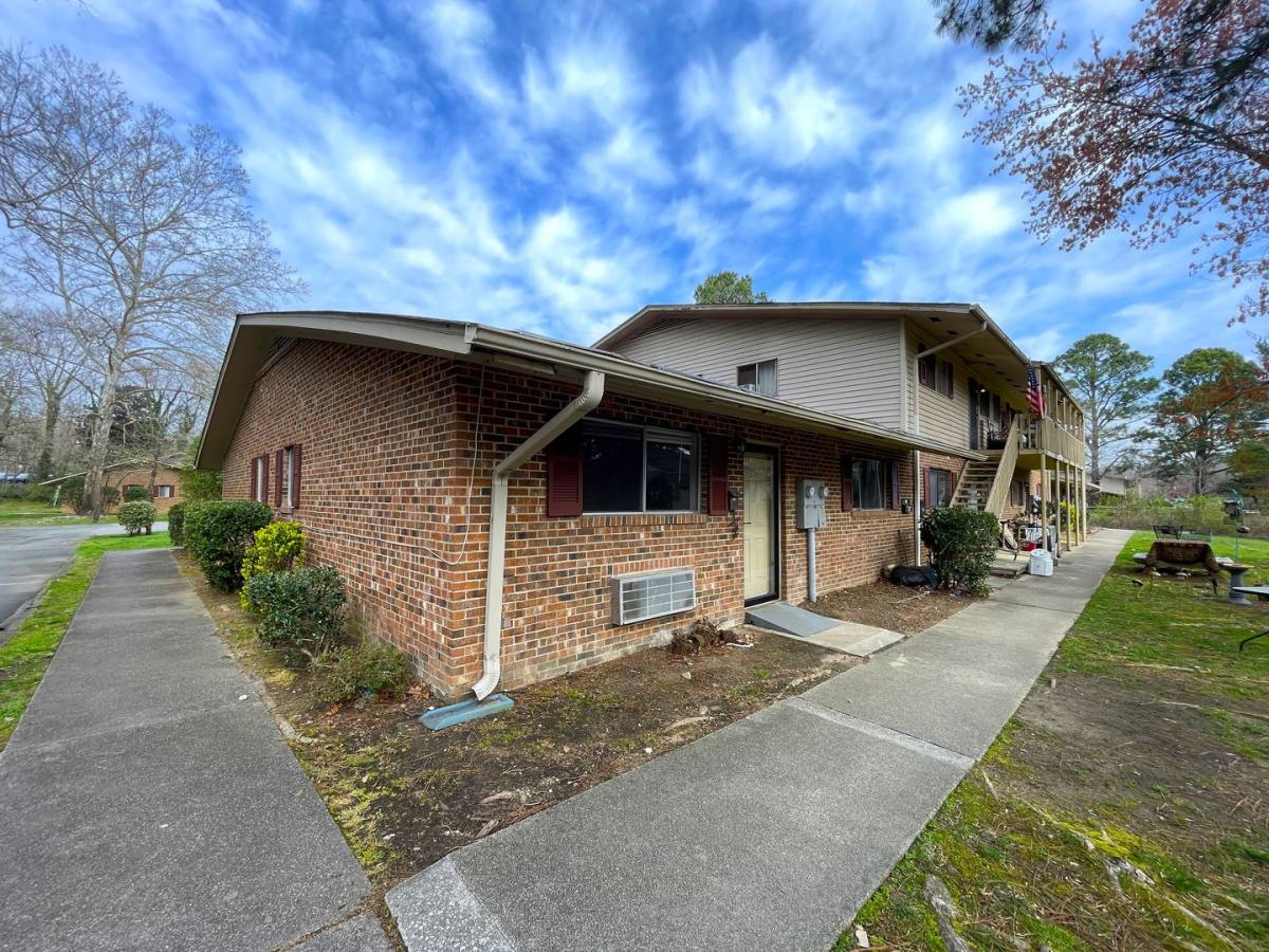 Condo for rent at 130 S Estes Dr #E-10, Chapel Hill, NC 27514