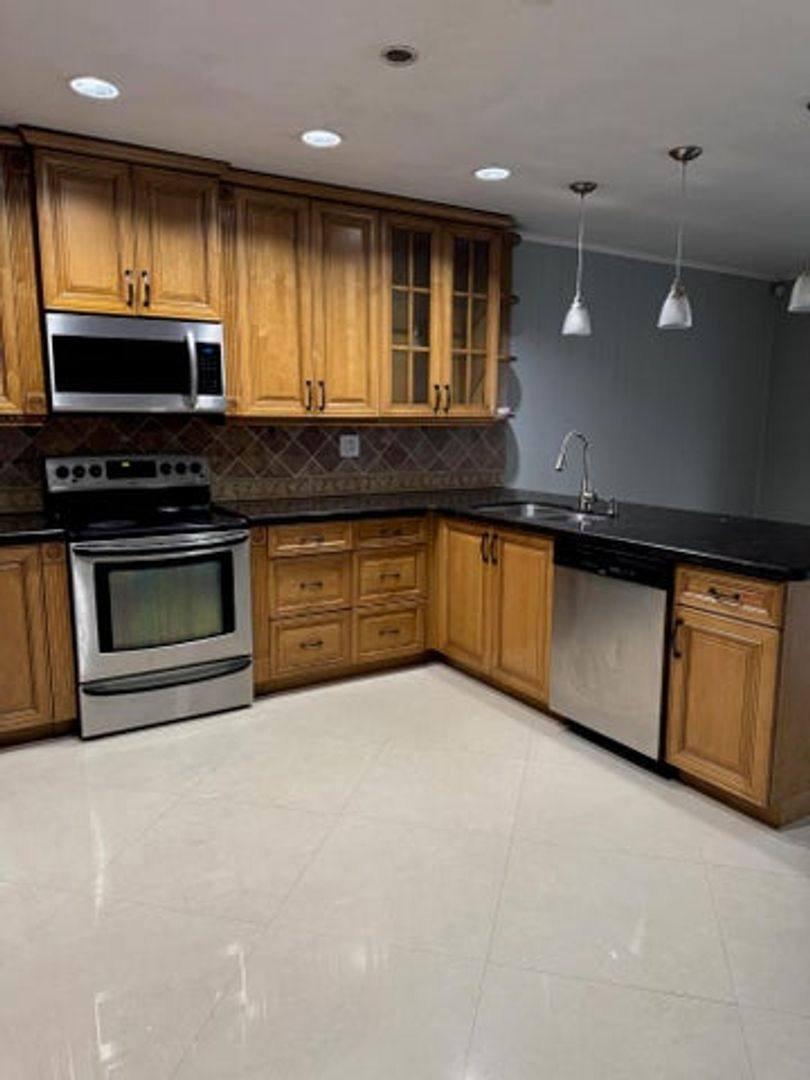 House for rent at 11050 NW 36th St 1-2, Coral Springs, FL 33065