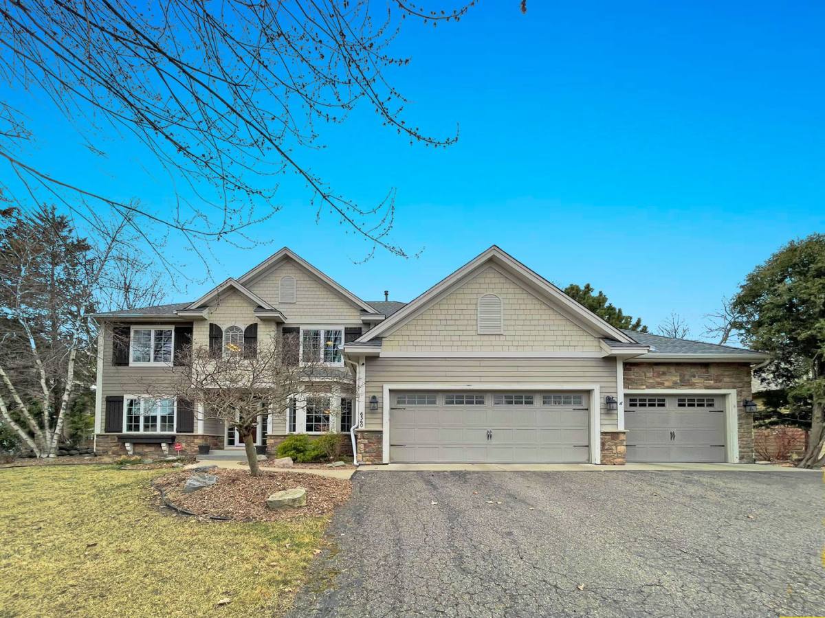 House for rent at 6560 Shadow Lane, Chanhassen, MN 55317