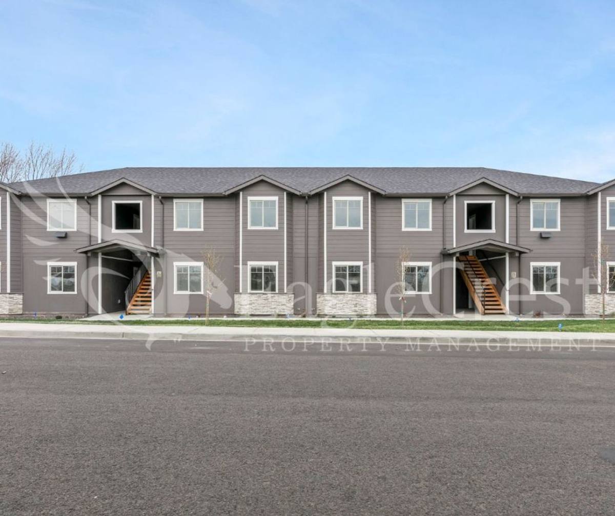 Apartment for rent at 942 NE Spitzenburg St, College Place, WA 99324