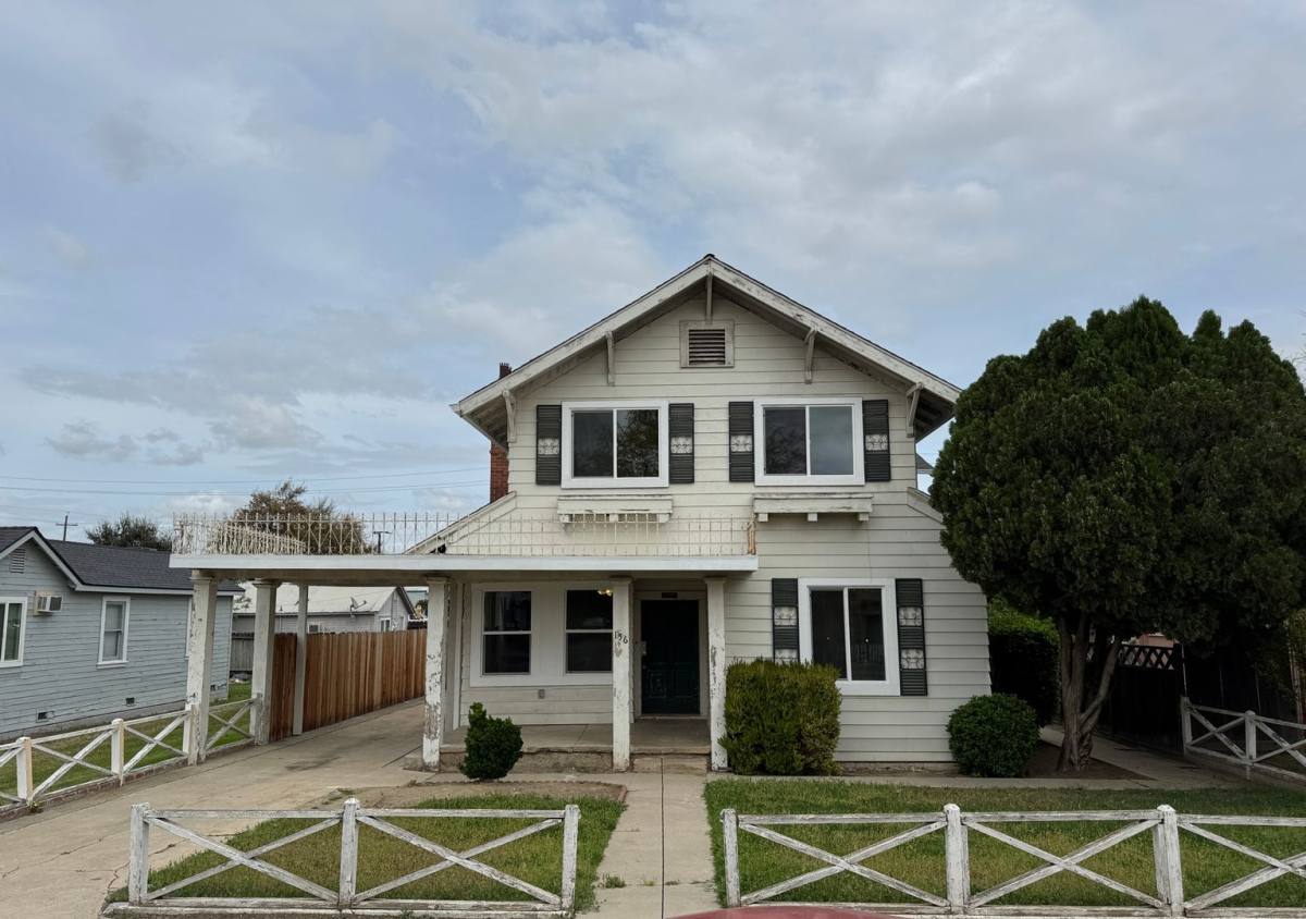 House for rent at 156 5th St, Gustine, CA 95322