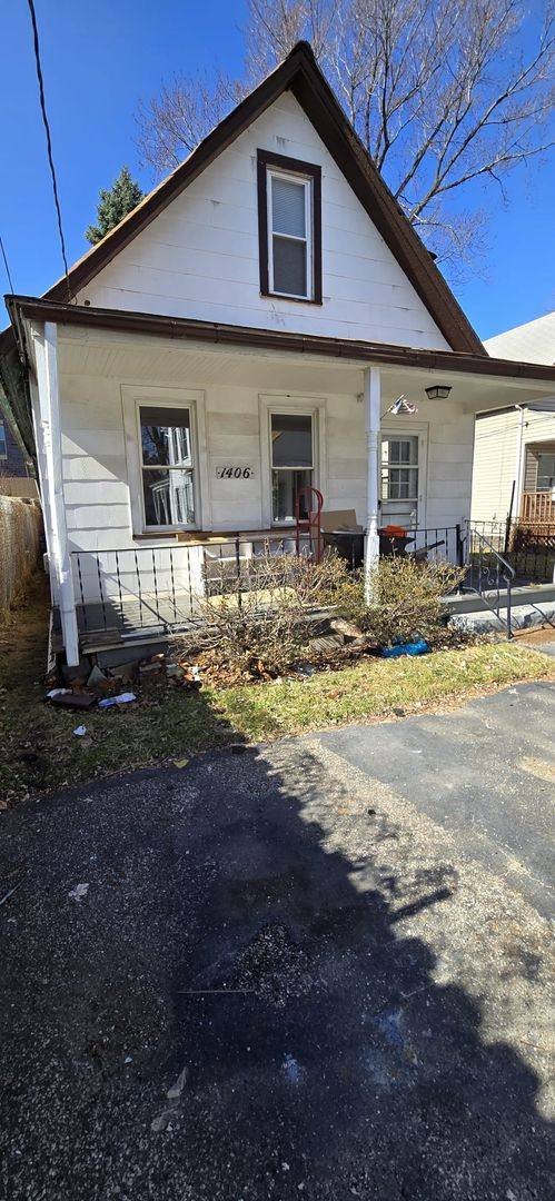 House for rent at 1406 E 47th St, Cleveland, OH 44103