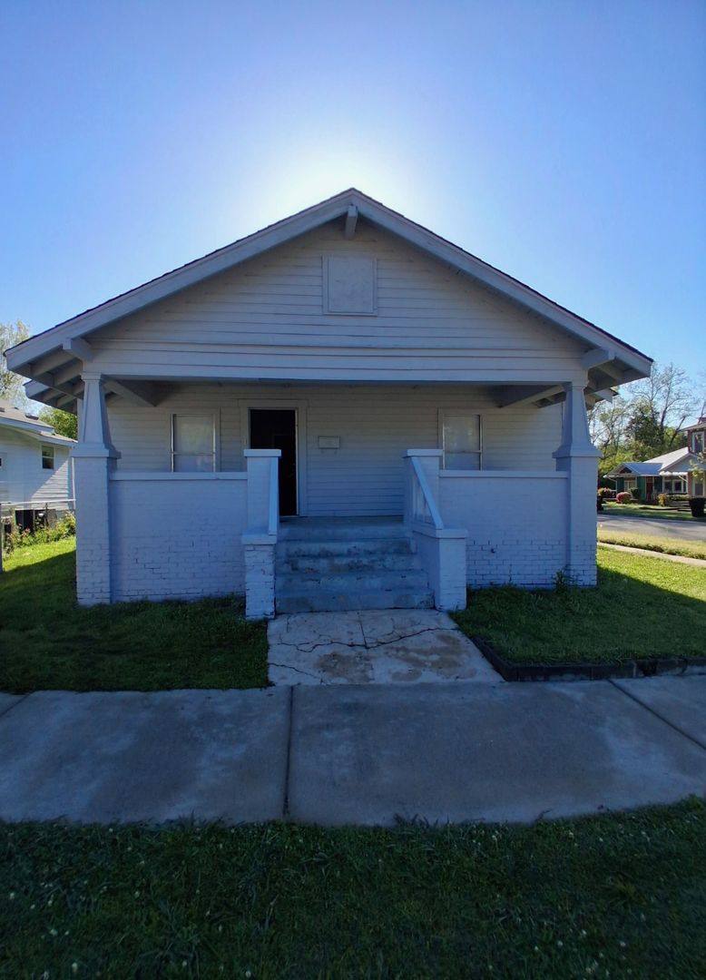 House for rent at 340 S 11th St, Gadsden, AL 35901