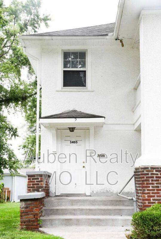 Apartment for rent at 5405 Harrison St #2F, Kansas City, MO 64110