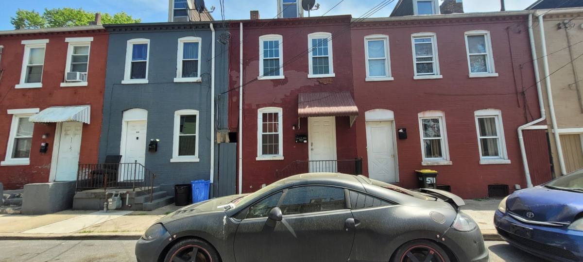 Townhouse for rent at 539 1 2 Green St, Lancaster, PA 17603