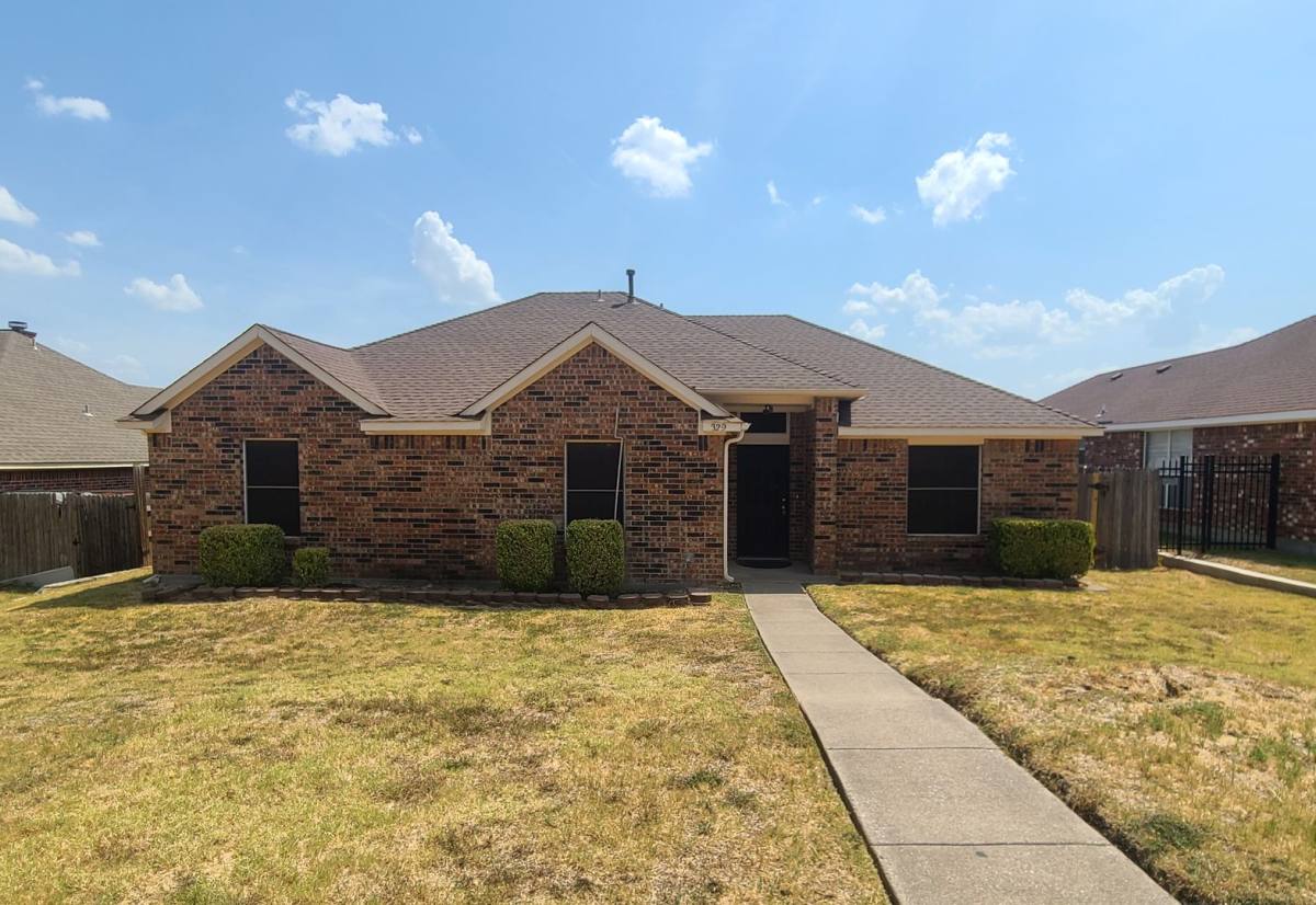 House for rent at 329 Beltwoods Dr N, Desoto, TX 75115