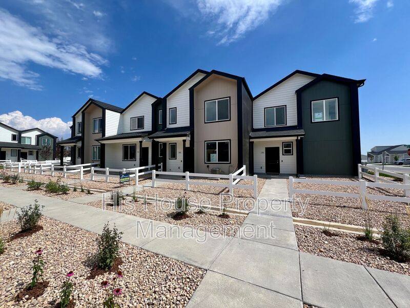 Townhouse for rent at 3900 Stove St, Evans, CO 80620