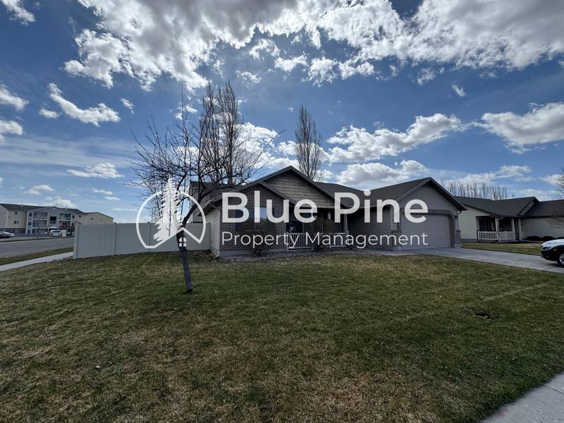 House for rent at 294 Oaktrail Dr, Rexburg, ID 83440