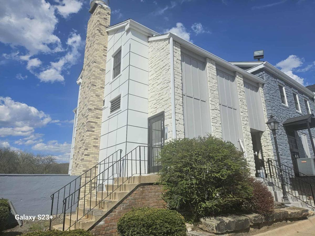 Apartment for rent at 1240-1244 Weathervane Lane, Akron, OH 44313