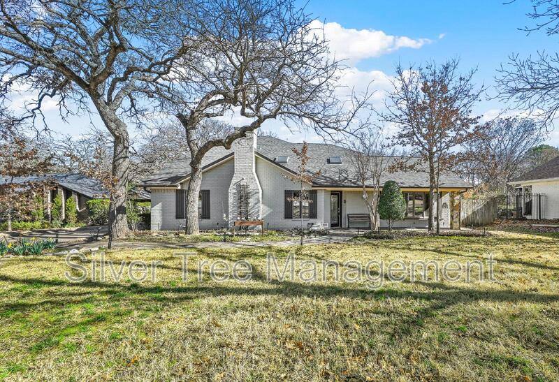 House for rent at 9 Meadowbrook Lane, Roanoke, TX 76262