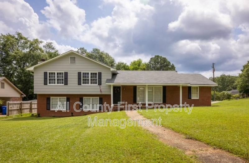 House for rent at 1825 Coventry Dr, Columbus, GA 31904