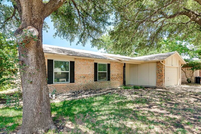 House for rent at 7113 Edinburg Dr, North Richland Hills, TX 76182