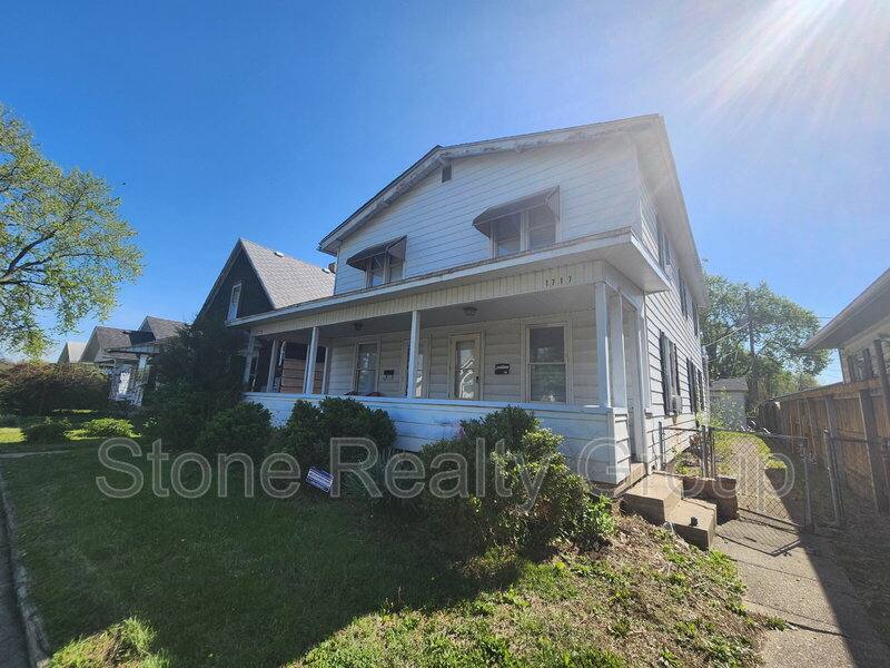 Apartment for rent at 1717 N 16th St, Terre Haute, IN 47804