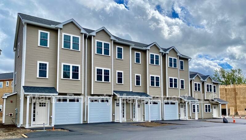 Townhouse for rent at 7 Gorham St, Chelmsford, MA 01824