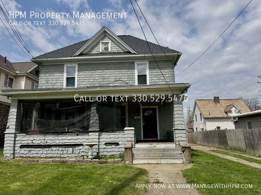Townhouse for rent at 1214 Tremont Ave SW, Massillon, OH 44647
