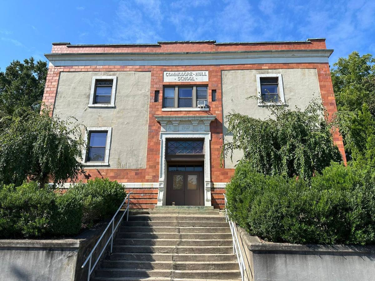 Apartment for rent at 130 Oak Ave, Shelton, CT 06484