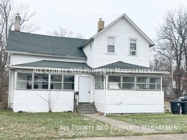 Apartment for rent at 674 Carlysle St, Akron, OH 44310