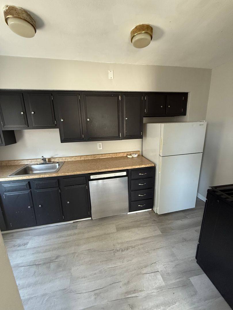 Apartment for rent at 427-429 Freeport Rd, New Kensington, PA 15068