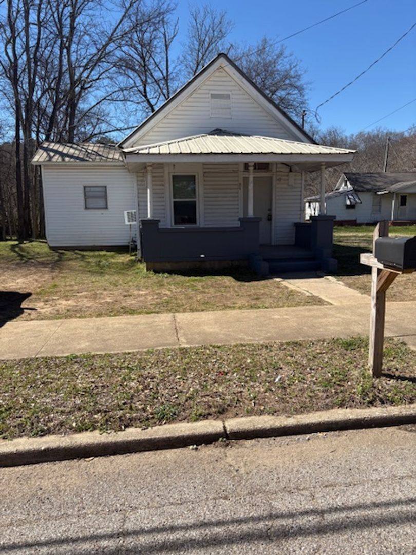 House for rent at 626 Glennaddie Ave, Anniston, AL 36201